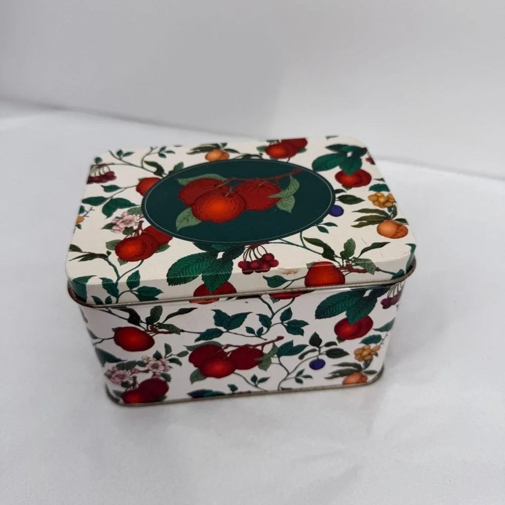 Recipe Box Tin Apple Cherry Fruit Print w/ Clipped Recipes VTG Kitchen Decor